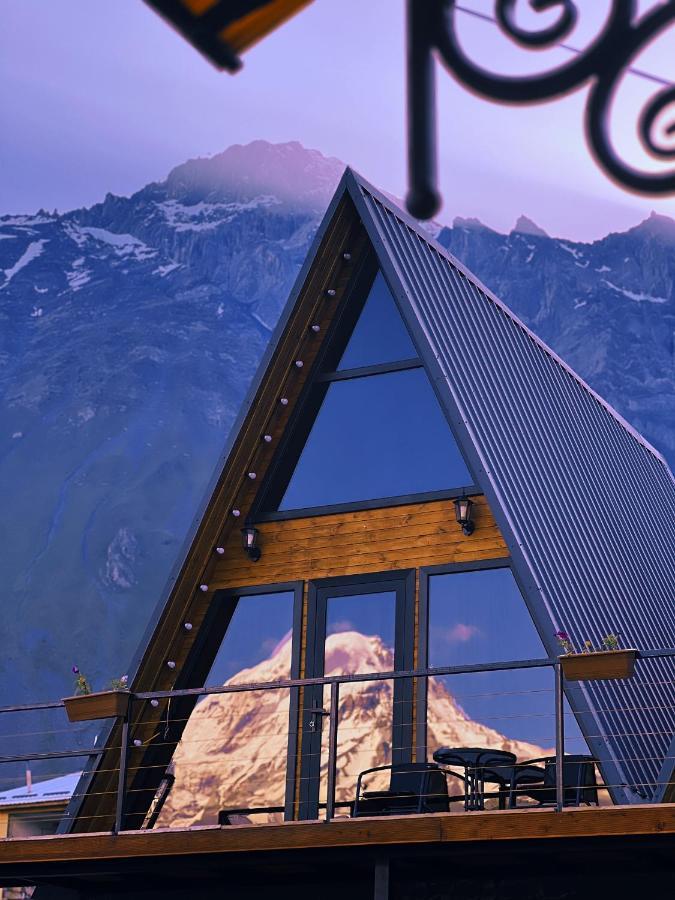 Hotel Pyramid Kazbegi Esterno foto