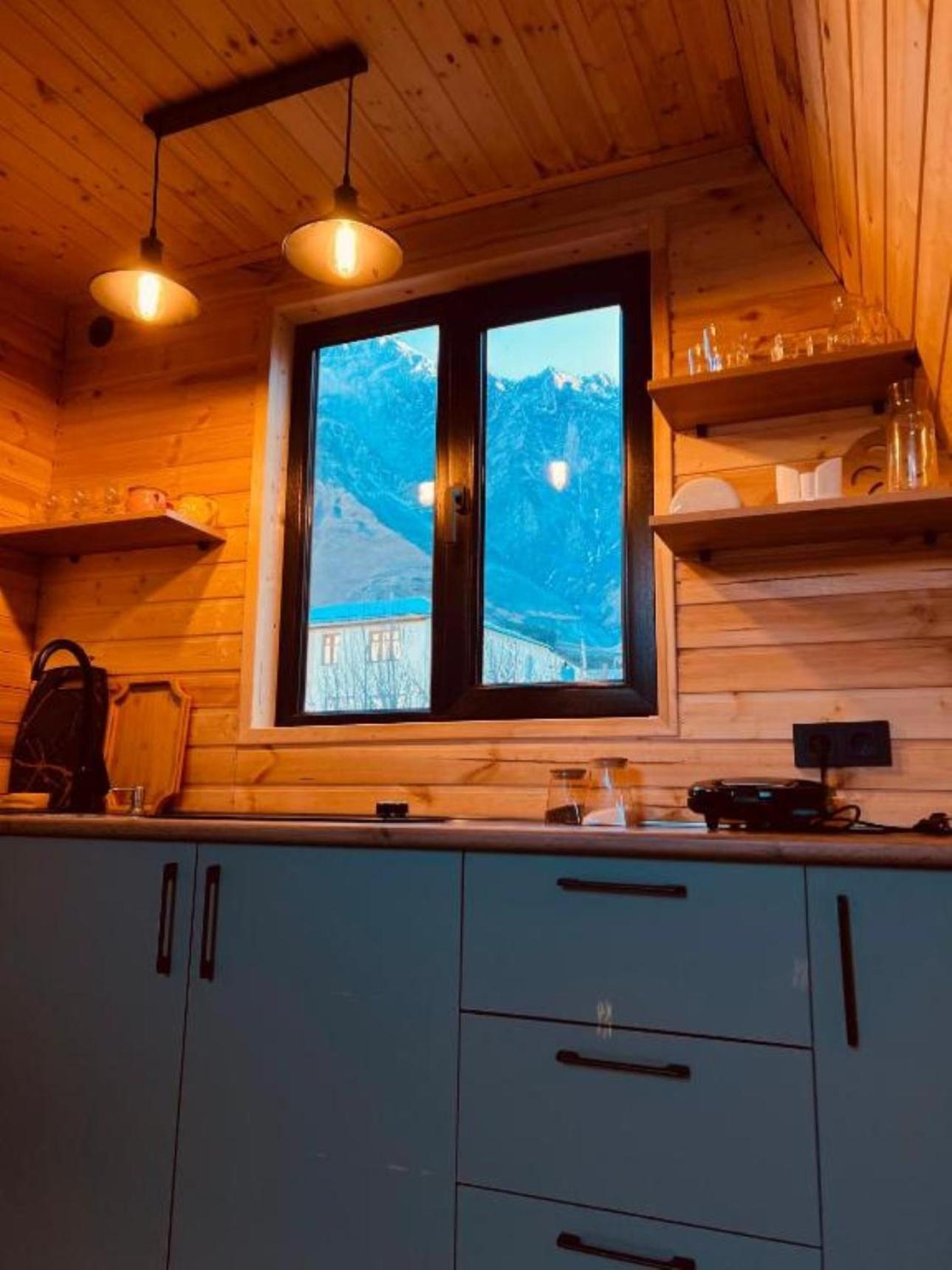 Hotel Pyramid Kazbegi Esterno foto