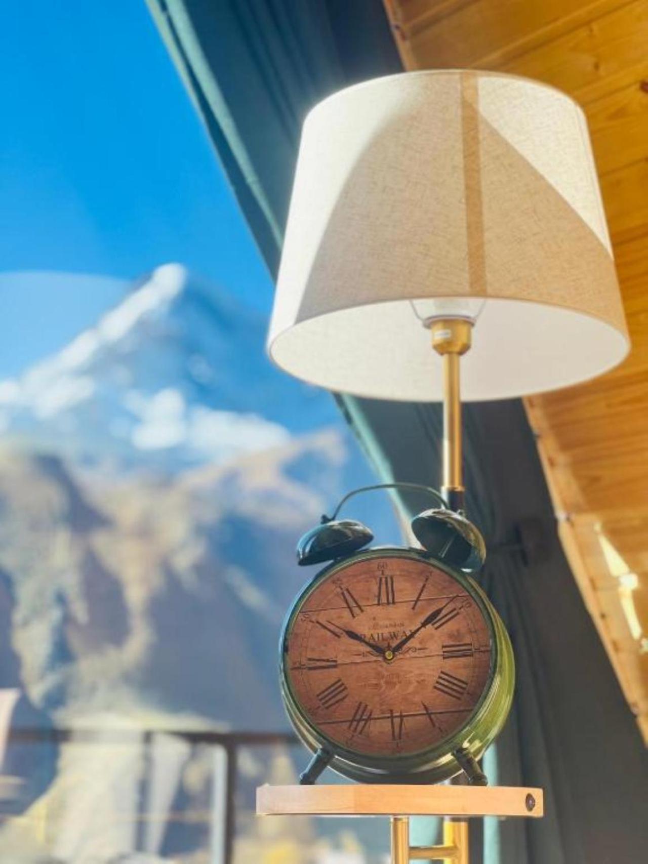 Hotel Pyramid Kazbegi Esterno foto