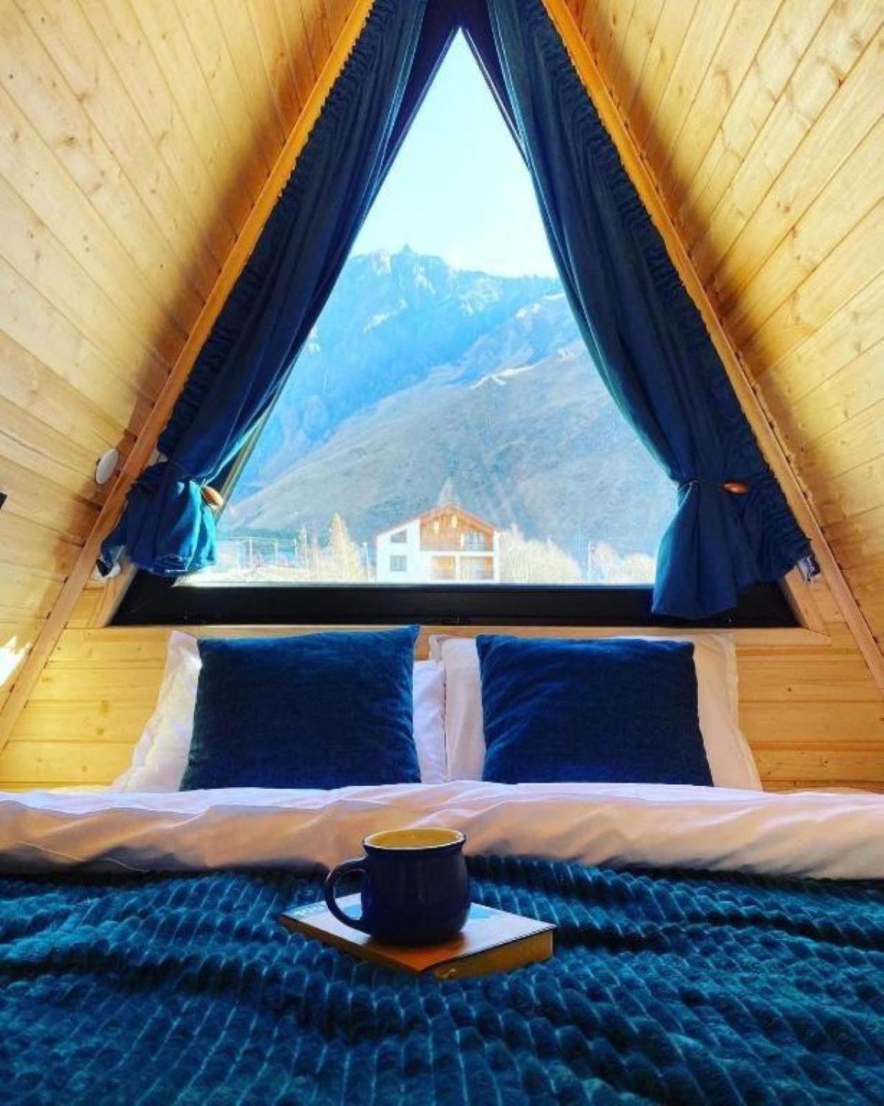 Hotel Pyramid Kazbegi Esterno foto